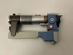 Sable de luz Blaster Ezra Bridger Galaxy's Edge de Star Wars de los parques de Disney - Imagen 1 de 4