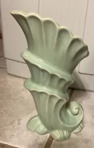 Vintage USA California Pottery Light Green Fluted Cornucopia 7.25" - Picture 1 of 6