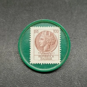 Gettone di Necessità con Francobollo 100 Lire Siracusana - Verde Scuro Pieno - Picture 1 of 2