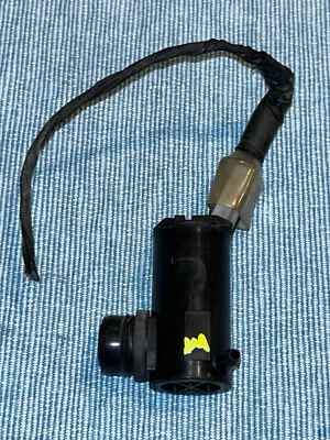 89-95 Suzuki Sidekick Geo Tracker Parabrisas Lavadora Bomba y Conector Enchufe Foto 1 de 4