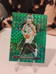 2023-24 Panini Mosaic - Derrick White #166 Green Mosaic Prizm Boston Celtics - Foto 1 di 2