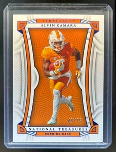 National Treasures Collegiate Alvin Kamara Century Blue #57/75 Volunteers 2023 - Imagen 1 de 2