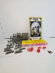 ASSORTED HO SCALE TRAIN ACCESSORY LOT - Picture 1 of 10