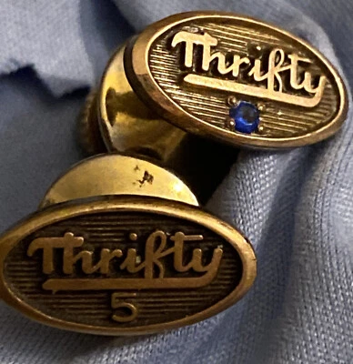PINS VINTAGE DE FARMACIA AHORRATIVA 5 Y 10 AÑOS DE SERVICIO - 10kt GF Foto 1 de 4