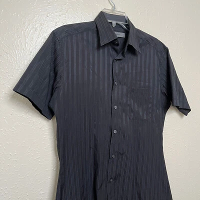 Camisa masculina Givenchy 95 M listrada preta manga curta festa discoteca vida noturna - Imagem 1 de 4