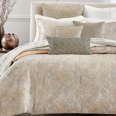 Funda nórdica lineal de arenisca Hudson Park Collection, King - Exclusiva Foto 1 de 4