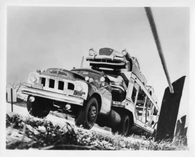 1958 Studebaker Diesel Medium Duty Trucks & Tractors Press Photo & Release 0026 - Image 1 of 2