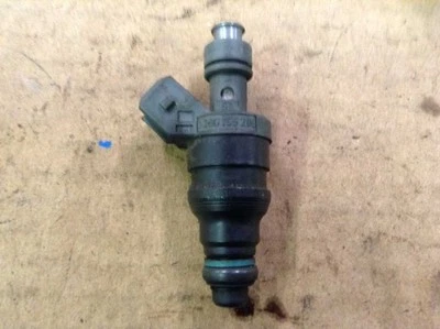 INYECTOR DE COMBUSTIBLE COMPATIBLE CON 93 94 95 96 97 98 99 MERCEDES BENZ E320 S320 C280 Foto 1 de 4