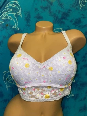 Victoria’s Secret Pink 2023 White Daisy Lace Wire Free Push Up Bralette Bra XXL - Image 1 of 4