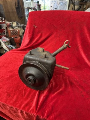 1968 1969 1970 1971 1972 1973 Ford Lincoln Mercury Power Steering Pump & Bracket - Image 1 of 4