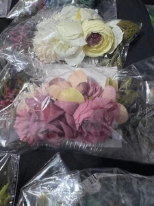 8 HAIR ACCESSORIES, FLOWER COMBS- FLOWER BARETTES WHOLESALE PRICE - Picture 1 of 6