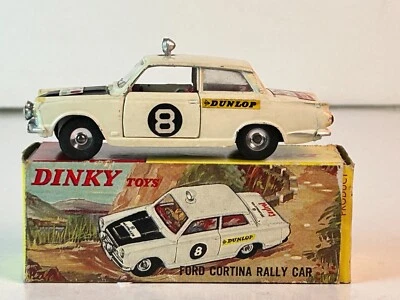 Dinky No. Coche de rally Ford Cortina 212 con caja original Foto 1 de 4