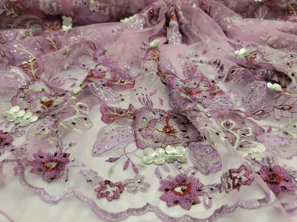 Сиреневая кружевная ткань с 3D виниловой цветочной вышивкой: продается в ярдах - модная - Изображение 1 из 4