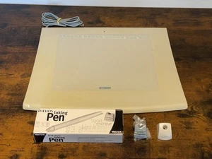 wacom intuos Graphics Tablet GD-0912-U With Stylus (USB) - Afbeelding 1 van 10