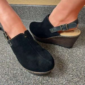 Born b.o.c Damenschuhe bequem Freizeit 8 M schwarz Wildleder Fersenriemen-Clog Plateau - Bild 1 von 11