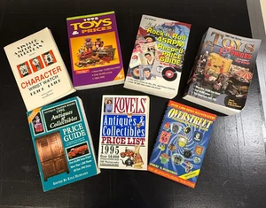 Group of Books on Antiques, History of Music, and Toys - Bild 1 von 17