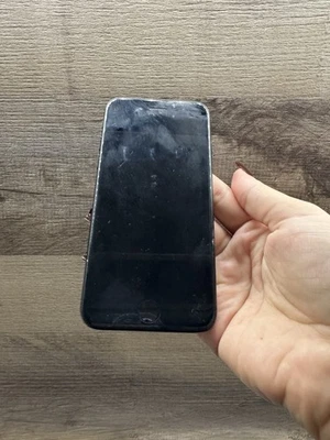 Apple iPhone SE 64GB 4,7 Zoll Schwarz - Bild 1 von 4