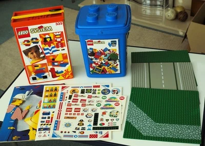 Vintage Lego System bucket 1879, set 335, book 260, stickers and 3 base plates. - Image 1 of 4