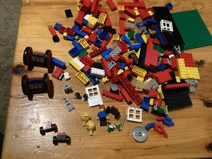 Vintage Lego Pieces. Tires/ Windows/ Big Heads. - Picture 1 of 9