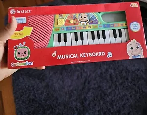 Cocomelon Musical Keyboard Sing & Play Along Ages 2-5 First Act - Picture 1 of 2
