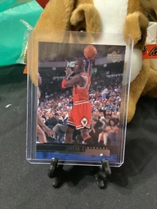 1999-00 Upper Deck #154 MICHAEL JORDAN Bulls MJ HOT DAY 🔥☄️🔥 - Picture 1 of 2
