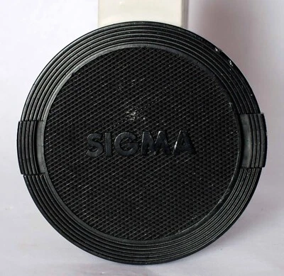 Sigma 62mm edge pinch front lens cap. - Image 1 of 2