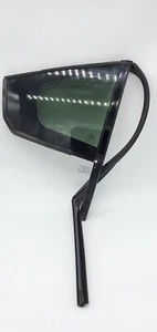 Ford Taurus rear quarter glass 2013-2018 - Picture 1 of 2