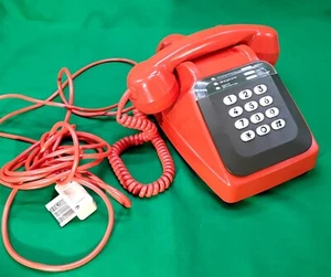 TÉLÉPHONE VINTAGE ORANGE ET MARRON- SOCOTEL S 63 A TOUCHES - Afbeelding 1 van 5