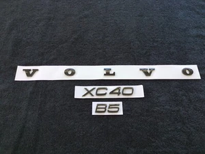 Juego de calcomanías emblema insignia trasera Volvo XC40 B5 negro brillante estilo OEM repuesto - Imagen 1 de 4