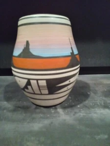 Navajo Native American POTTERY VASE Signed Cedar Mesa DESERT Rainbow 5.25"x4.75" - Picture 1 of 8