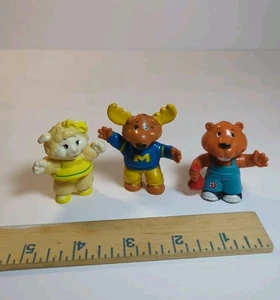 Figurine vintage Tomy Get Along Gang PVC 1984 Montgomery Moose, Bingo Beaver, Woolma - Foto 1 di 8