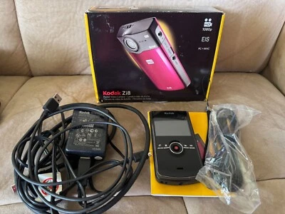Kodak Zi8 Pocket HD Video Camera With Cables & Box - Image 1 of 3