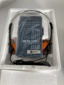 Vintage Macintosh Apple Mac 1/1 ? - AM FM Portable Stereo NIB -RARE!!!!! - Picture 1 of 8