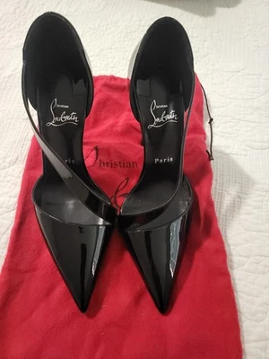 Christian Louboutin So Kate Bomba Punta Negra, Talla US 8 (38) Foto 1 de 4