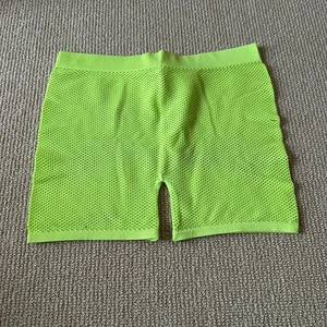 Pantaloncini Skims Lime Traforati Senza Cuciture, Taglia 4X Nuovi - Foto 1 di 3