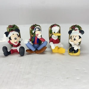 Disney Christmas Wreath Fab 4 Napkin Rings Lot of 4 - Mickey Minnie Donald Goofy - Picture 1 of 10