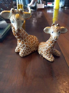 Artesania Rinconada Pair Of Giraffes 18K Gold Glazed Figurine RETIRED URUGUAY - Picture 1 of 3