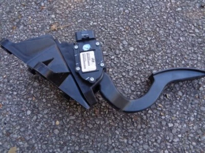 2004-2009 Hyundai Sonata б/у педаль акселератора фиксированная 32700-0A300 - Изображение 1 из 4