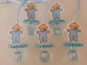 12 Collane Ciuccio Blu Baby Shower È Un Ragazzo Gioco Premi Bomboniere Decorazioni - Foto 1 di 6