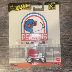 HOT WHEELS PREMIUM POP CULTURE PEANUTS RACING CLUB SNOOPY - Picture 1 of 6