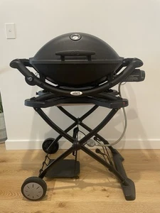 Weber Q BBQ ( With Portable Cart ) - Picture 1 of 8