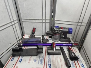 Genuine Dyson V8 Animal+ Cordless Stick Vacuum Purple w Accessories *TESTED* - Picture 1 of 2