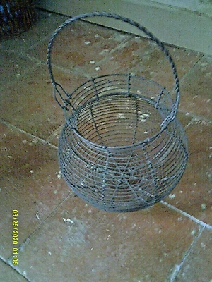 Ancien petit panier à salade, comme neuf. - Photo 1/4