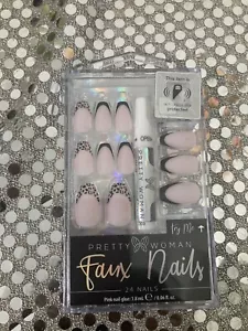 Juego de 24 uñas sintéticas Pretty Woman con pegamento en tonos rosa claro - Imagen 1 de 3
