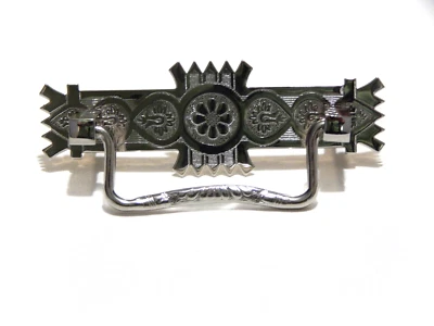 Tirador de cajón victoriano East Lake de latón niquelado Foto 1 de 4