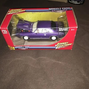 Johnny White Lightning 1970 Plymouth Hemi Barracuda Purple im Maßstab 1:24 - Bild 1 von 8