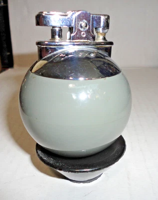 C 1940 RONSON RONDELIGHT, MADE IN ENGLAND VERY RARE. .NEVER IN USE . - Image 1 of 4
