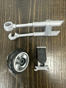 Disney Práctico Manny Fix-It Right Moto Piezas - Horquilla Delantera y Rueda + Asiento Trasero - Imagen 1 de 5