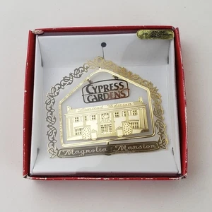 Ornamento vintage Cypress Gardens Magnolia Mansion finitura oro 24 carati ottone Florida  - Foto 1 di 4