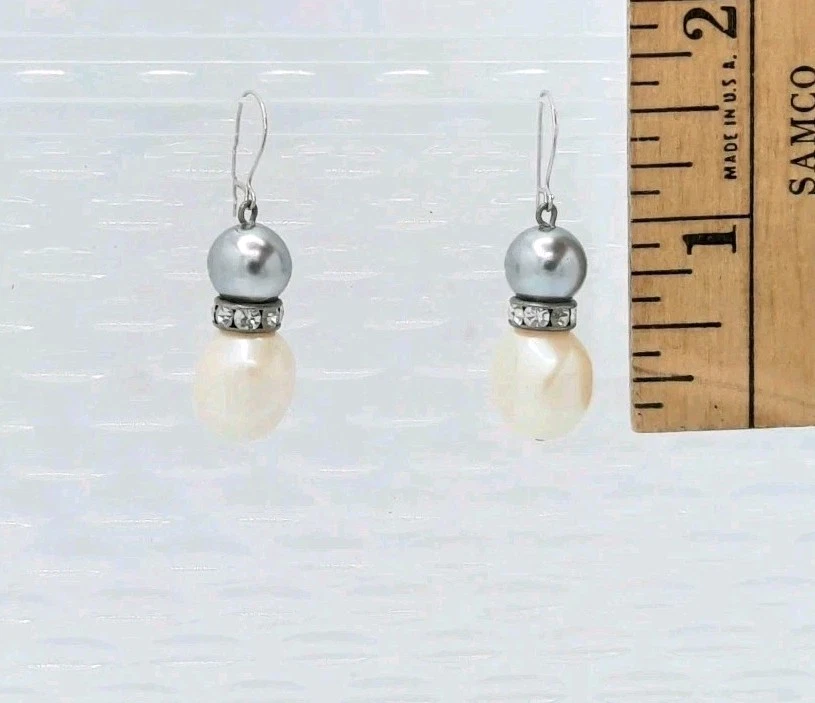 Gray White Freshwater Pearl Dangle Drop Pierce Earrings Silver Rhinestone Spacer - Image 1 of 3